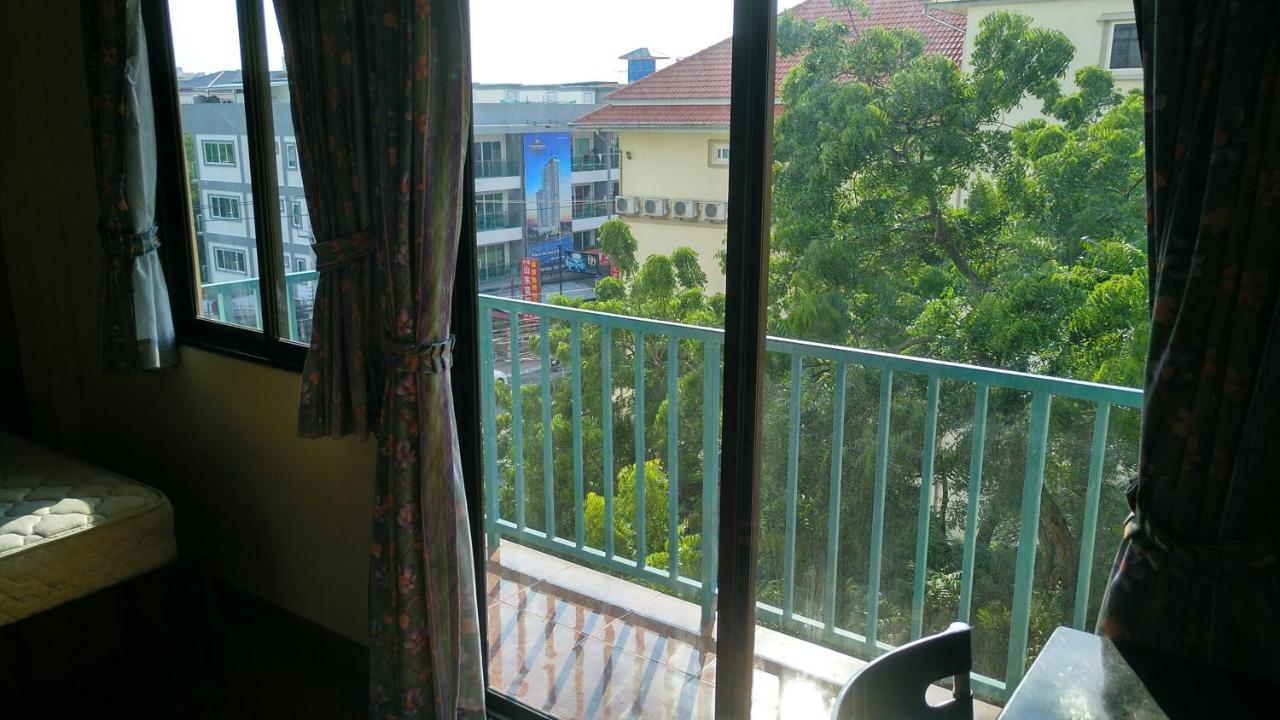 Guestpat Casabella Hotel Pattaya Exterior photo